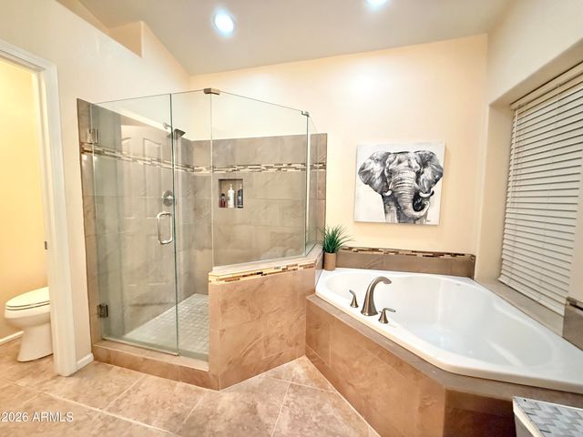 208 E SOUTH FORK Drive, Phoenix, AZ 85048