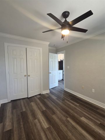 2740 Burlington, Dallas, TX 75211
