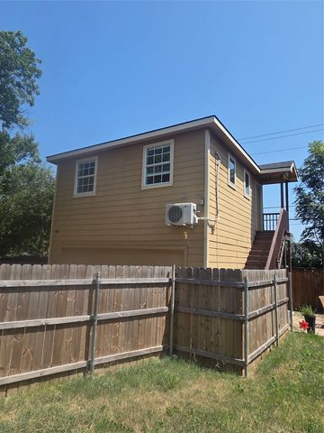 2740 Burlington, Dallas, TX 75211