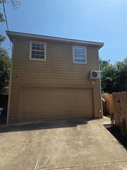 2740 Burlington, Dallas, TX 75211