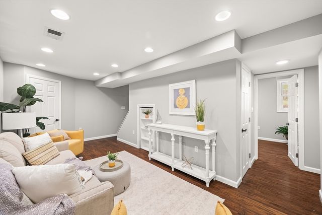 12 Westwood Ter, Westwood, MA 02090