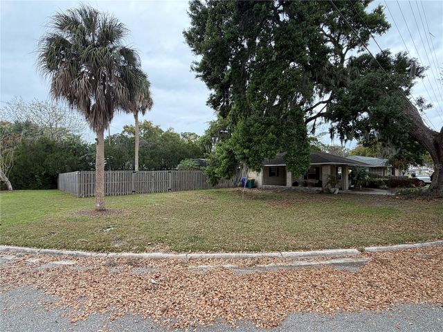 1413 ORANGE AVENUE, Tavares, FL 32778