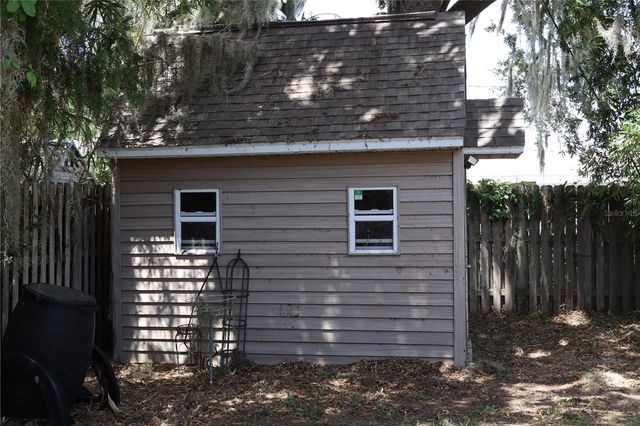 1413 ORANGE AVENUE, Tavares, FL 32778