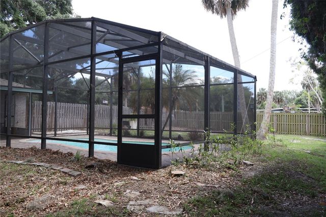 1413 ORANGE AVENUE, Tavares, FL 32778