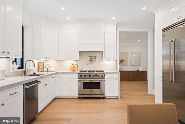 2602 36TH PL NW, Washington, DC 20007