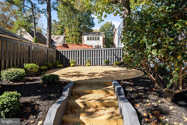 2602 36TH PL NW, Washington, DC 20007