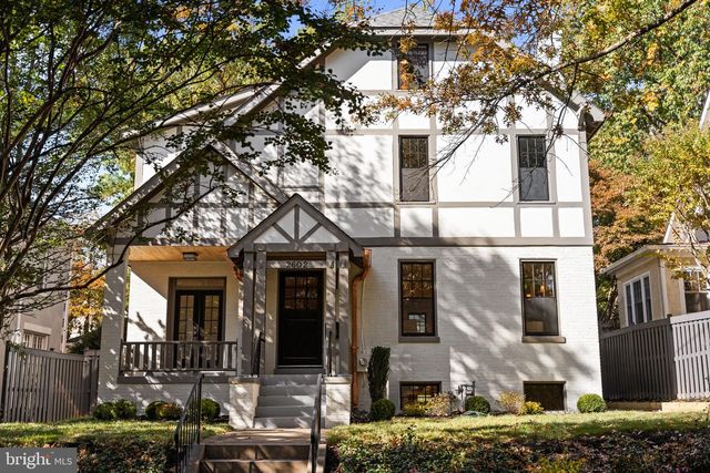 2602 36TH PL NW, Washington, DC 20007