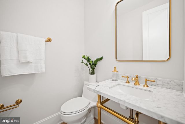 2602 36TH PL NW, Washington, DC 20007