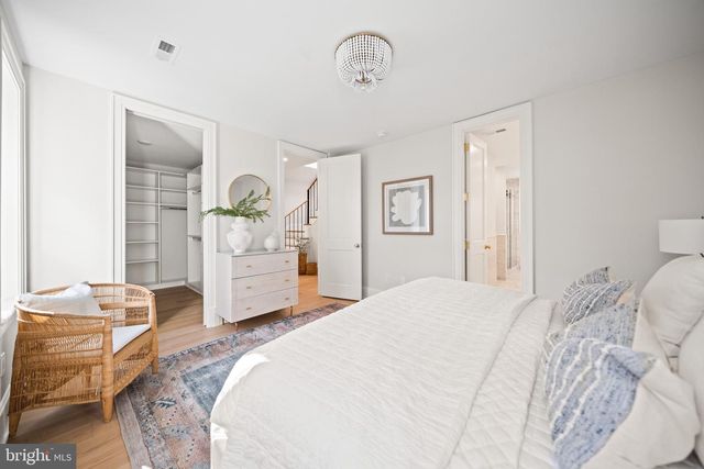 2602 36TH PL NW, Washington, DC 20007