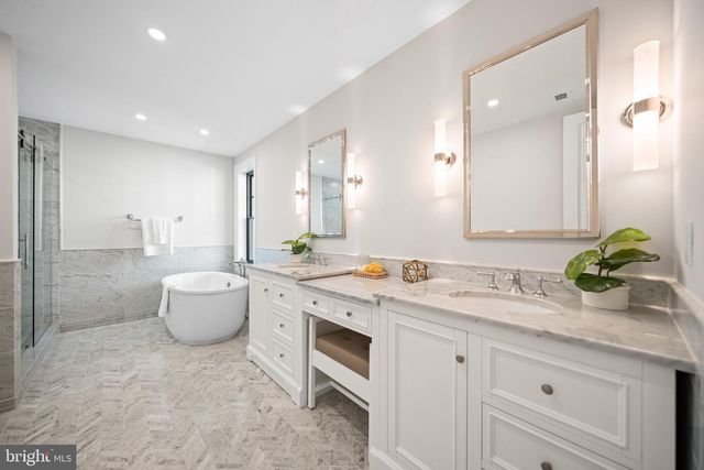 2602 36TH PL NW, Washington, DC 20007