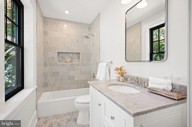 2602 36TH PL NW, Washington, DC 20007