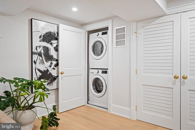 2602 36TH PL NW, Washington, DC 20007