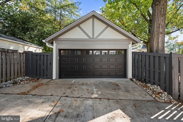 2602 36TH PL NW, Washington, DC 20007