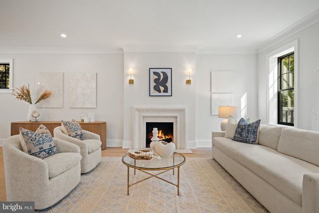 2602 36TH PL NW, Washington, DC 20007