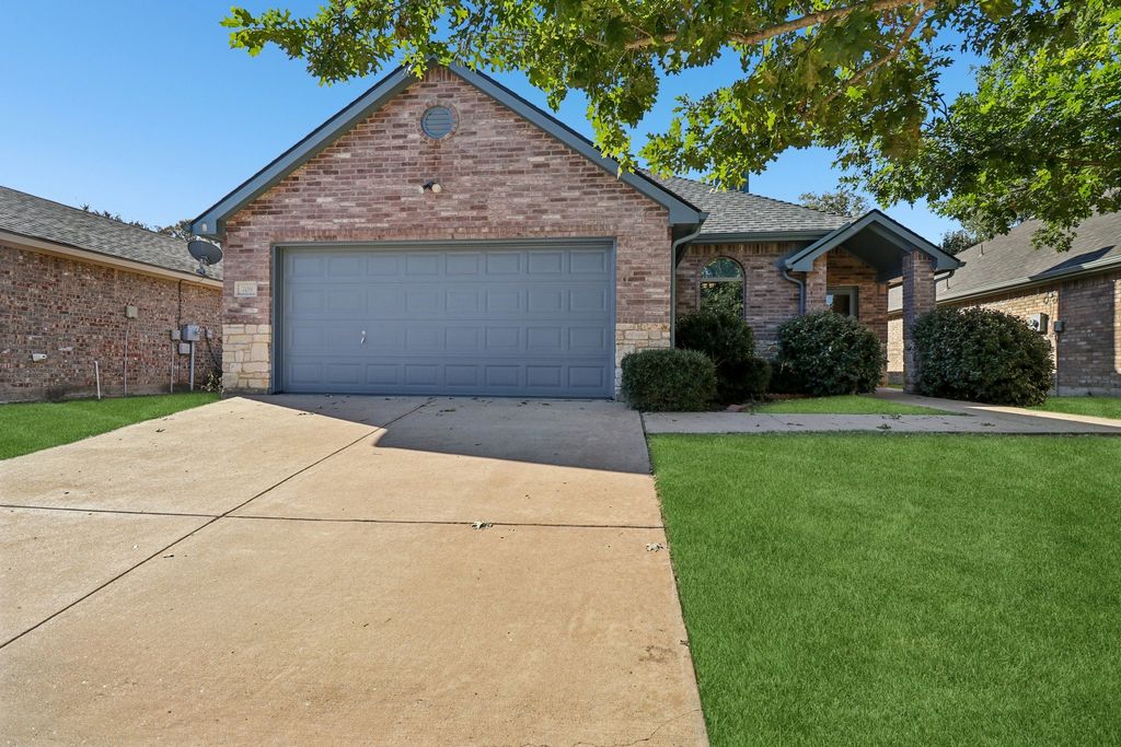 709 Westwood Court, Anna, TX 75409