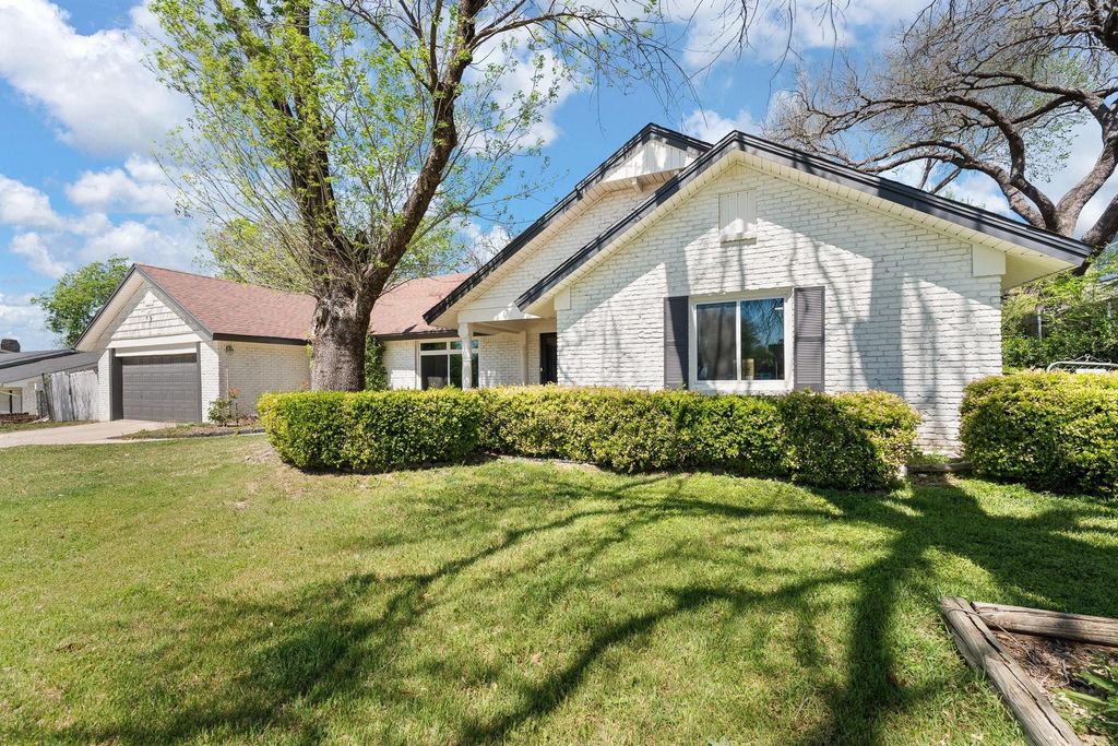 8116 Bangor Drive, Benbrook, TX 76116