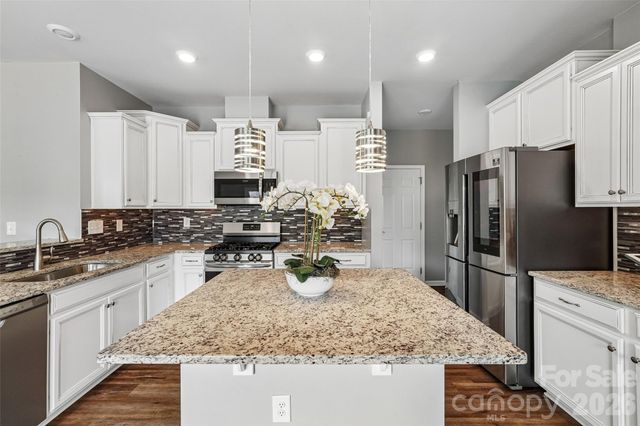 2022 Napa Valley Drive, Waxhaw, NC 28173