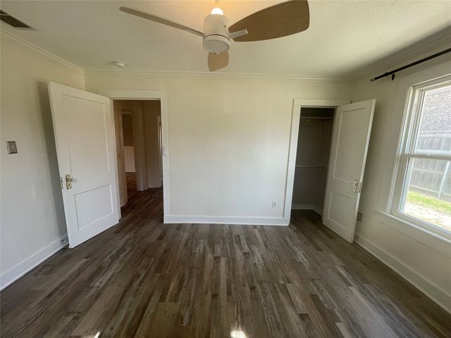 3320 W 5th Street, Fort Worth, TX 76107