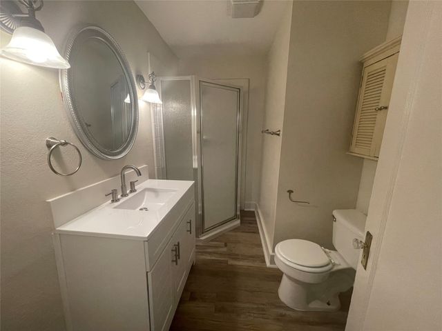 3320 W 5th Street, Fort Worth, TX 76107