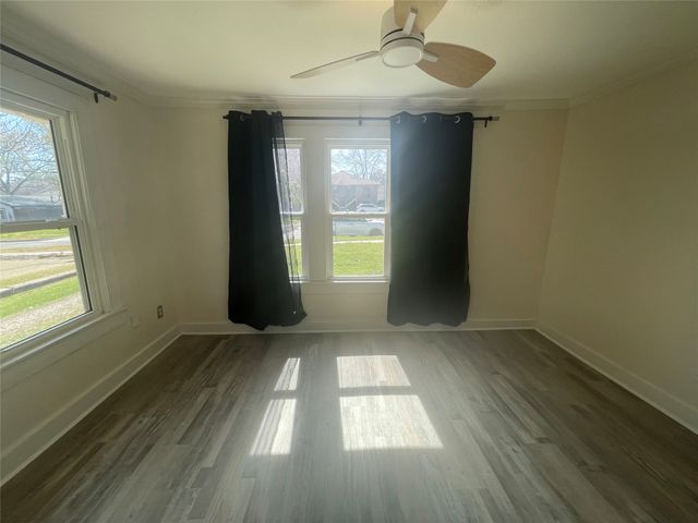 3320 W 5th Street, Fort Worth, TX 76107