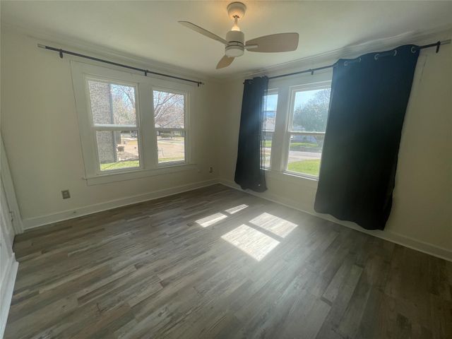 3320 W 5th Street, Fort Worth, TX 76107