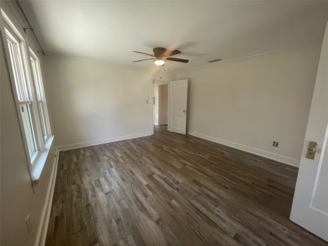 3320 W 5th Street, Fort Worth, TX 76107