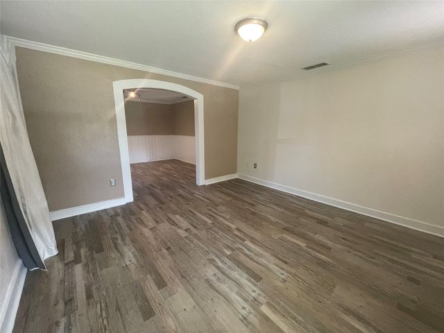 3320 W 5th Street, Fort Worth, TX 76107