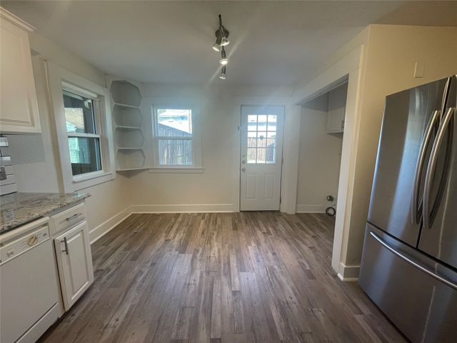 3320 W 5th Street, Fort Worth, TX 76107