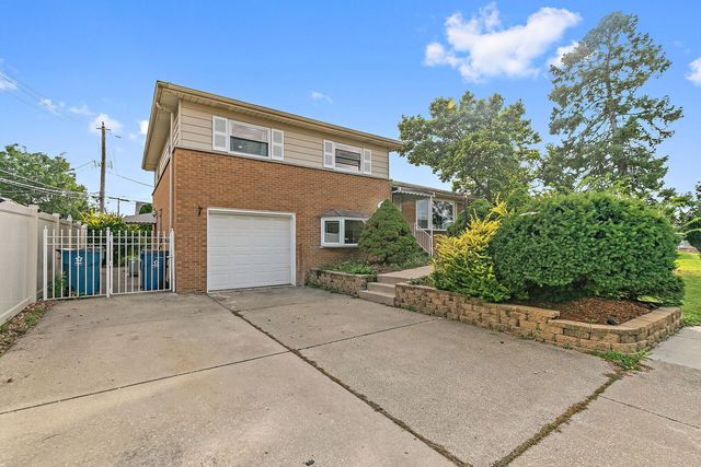 1202 Elsie Drive, Melrose Park, IL 60160