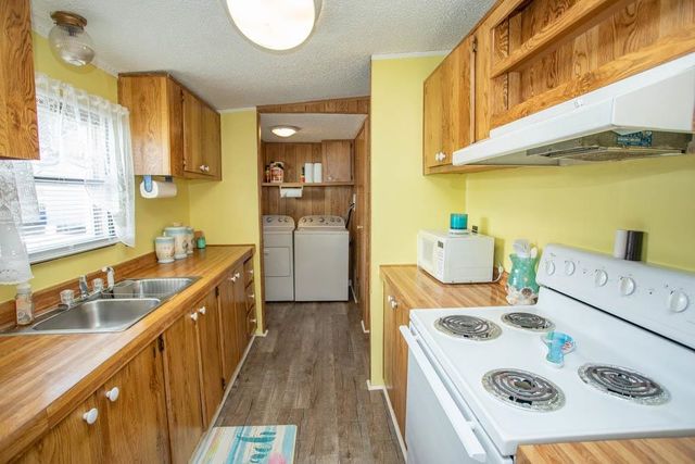 1567 Park Ln., Murrells Inlet, SC 29576