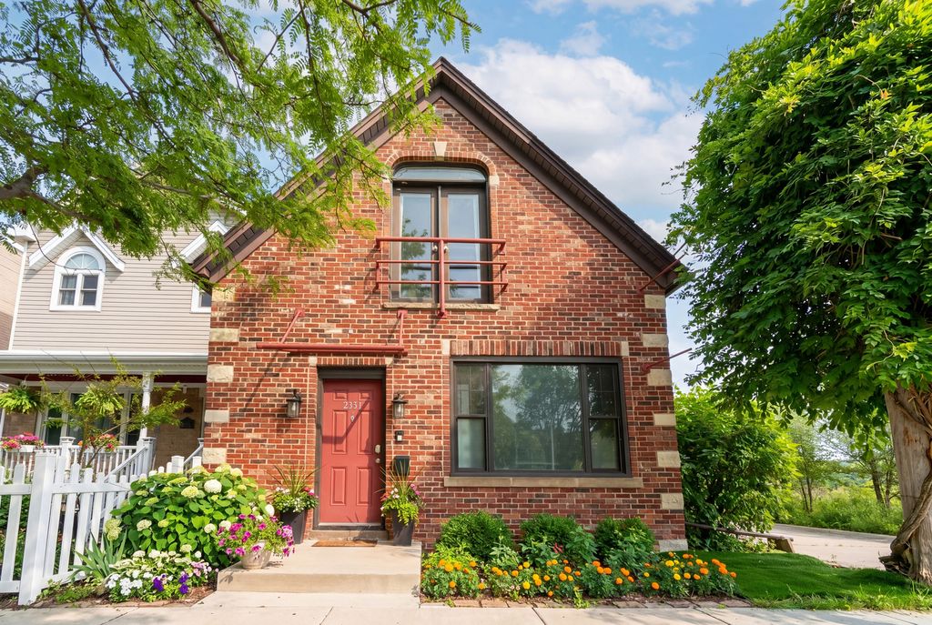 2331 N Elston Avenue, Chicago, IL 60614 — exterior