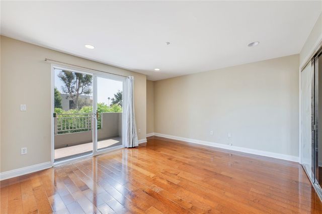 2125 S Bentley Ave 101, Los Angeles, CA 90025