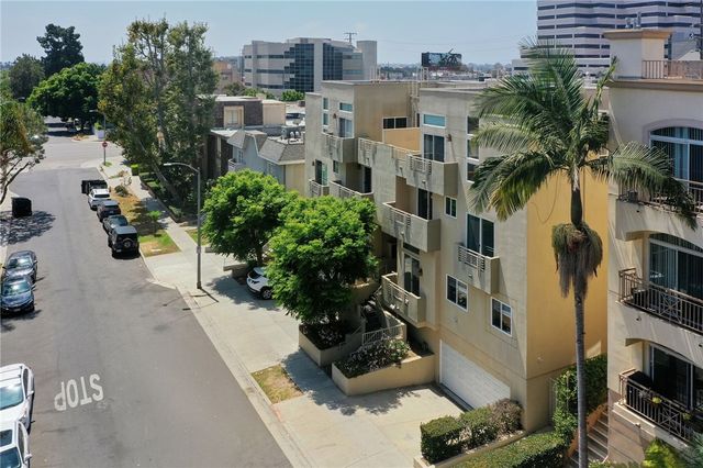 2125 S Bentley Ave 101, Los Angeles, CA 90025