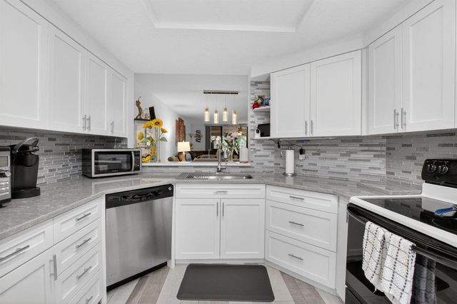 7254 Clunie Place 15002, Delray Beach, FL 33446