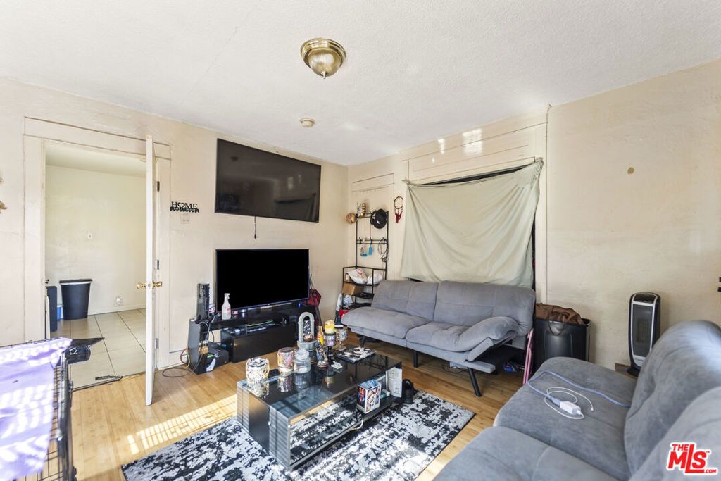 Image 2 of property listing at 1253 E 76th Place, Los Angeles, CA 90001