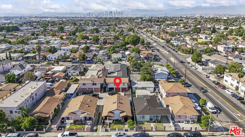 Image 25 of property listing at 1253 E 76th Place, Los Angeles, CA 90001