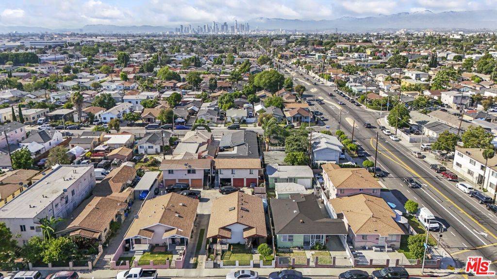 Image 27 of property listing at 1253 E 76th Place, Los Angeles, CA 90001