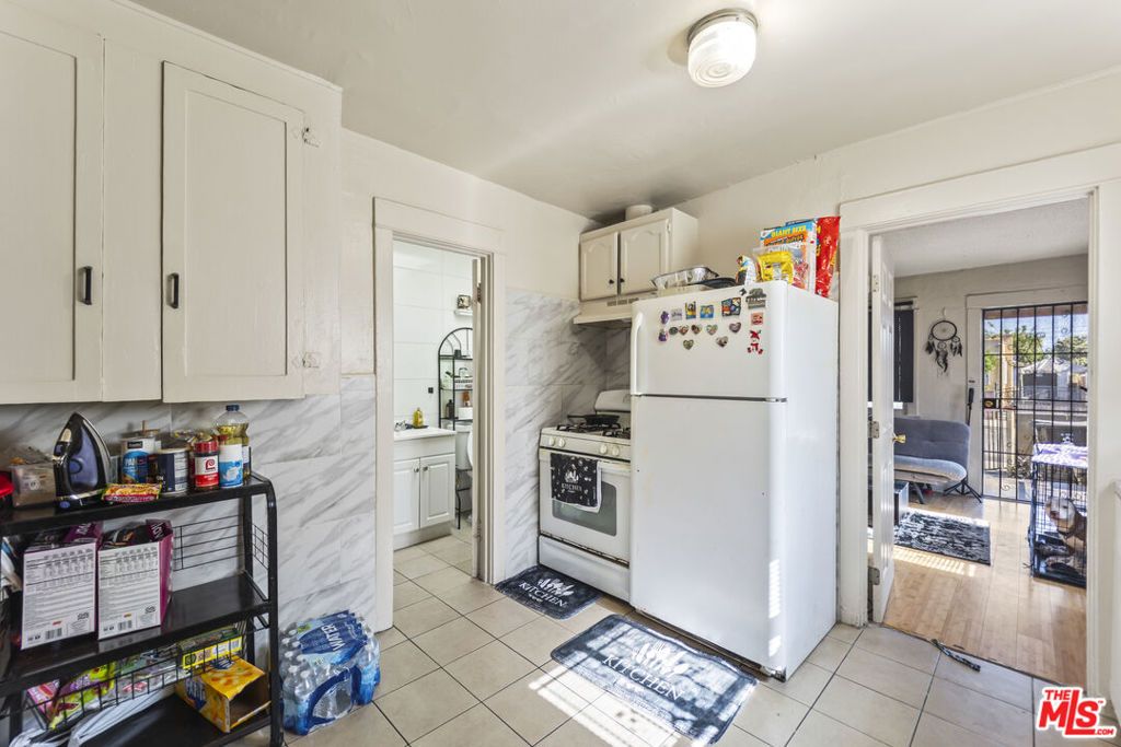 Image 4 of property listing at 1253 E 76th Place, Los Angeles, CA 90001