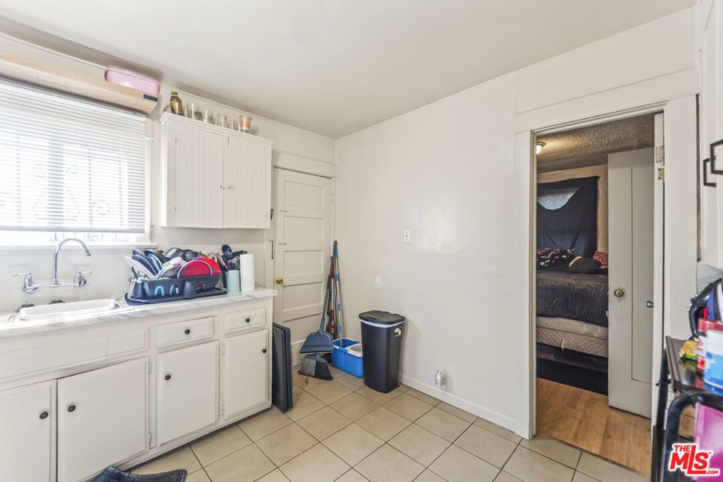 Image 5 of property listing at 1253 E 76th Place, Los Angeles, CA 90001