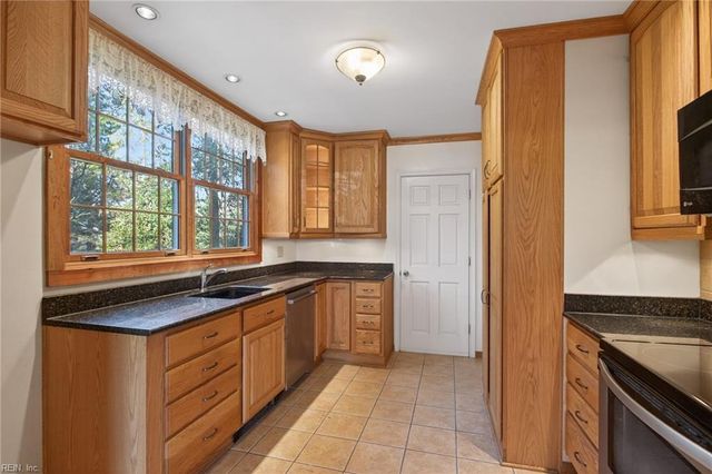 123 Pinewood RD, Virginia Beach, VA 23451