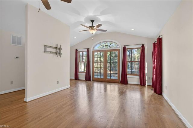 123 Pinewood RD, Virginia Beach, VA 23451