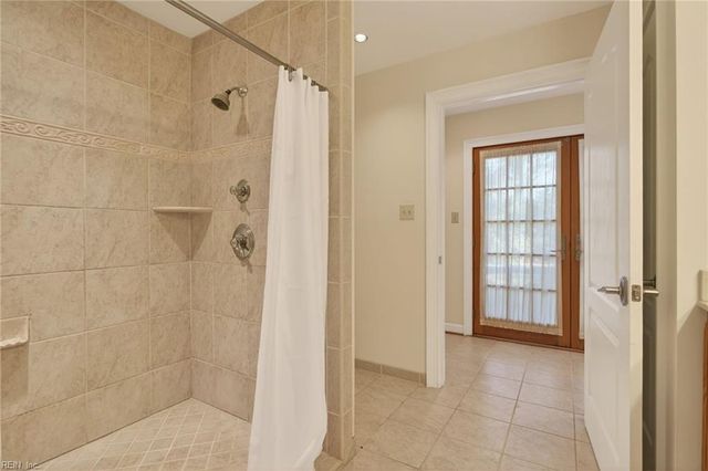 123 Pinewood RD, Virginia Beach, VA 23451