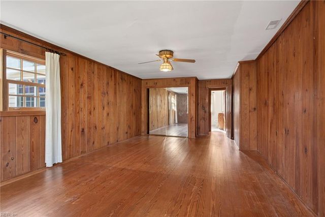 123 Pinewood RD, Virginia Beach, VA 23451