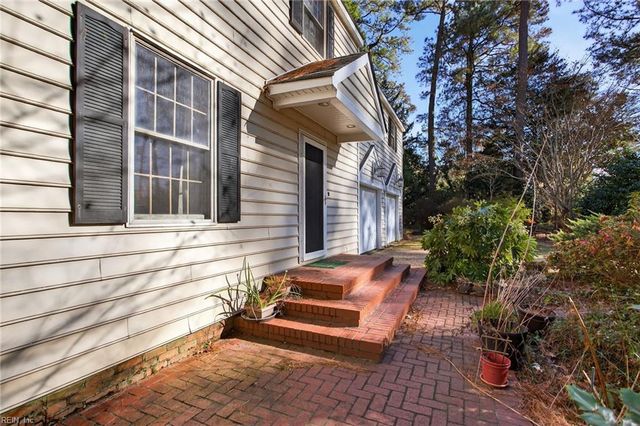 123 Pinewood RD, Virginia Beach, VA 23451