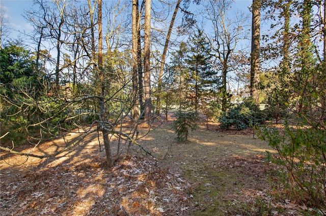 123 Pinewood RD, Virginia Beach, VA 23451