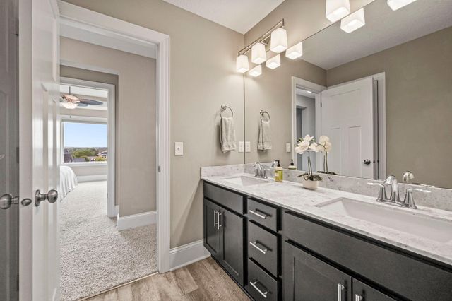 20083 Harness Avenue, Lakeville, MN 55044