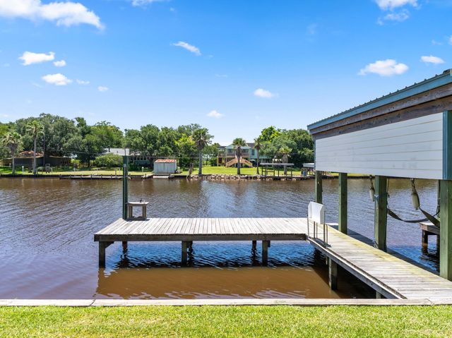 2777 Cr 291 Red Bend Road, Sargent, TX 77414