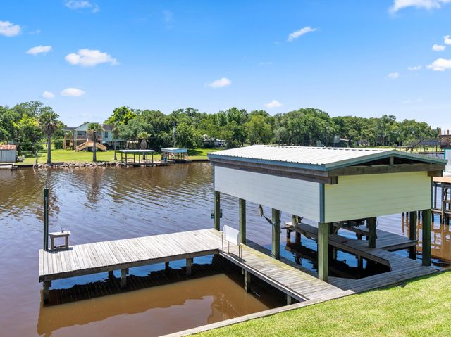 2777 Cr 291 Red Bend Road, Sargent, TX 77414