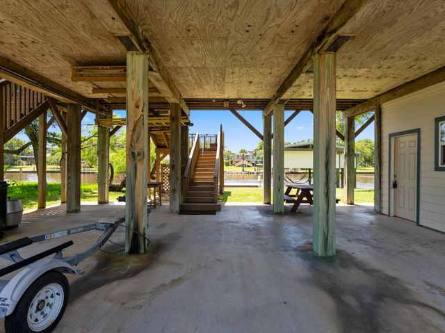2777 Cr 291 Red Bend Road, Sargent, TX 77414