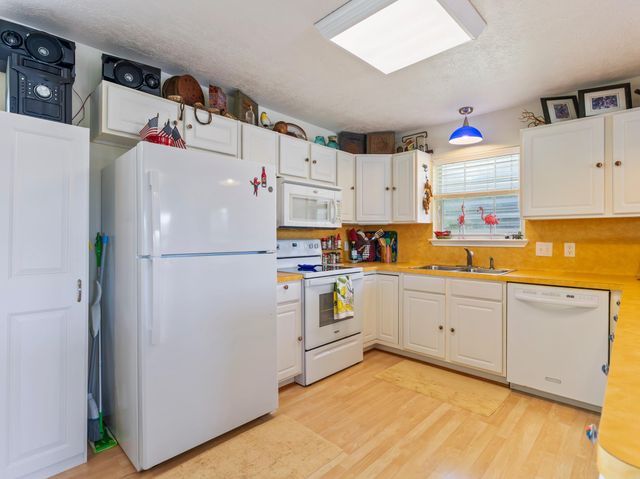 2777 Cr 291 Red Bend Road, Sargent, TX 77414